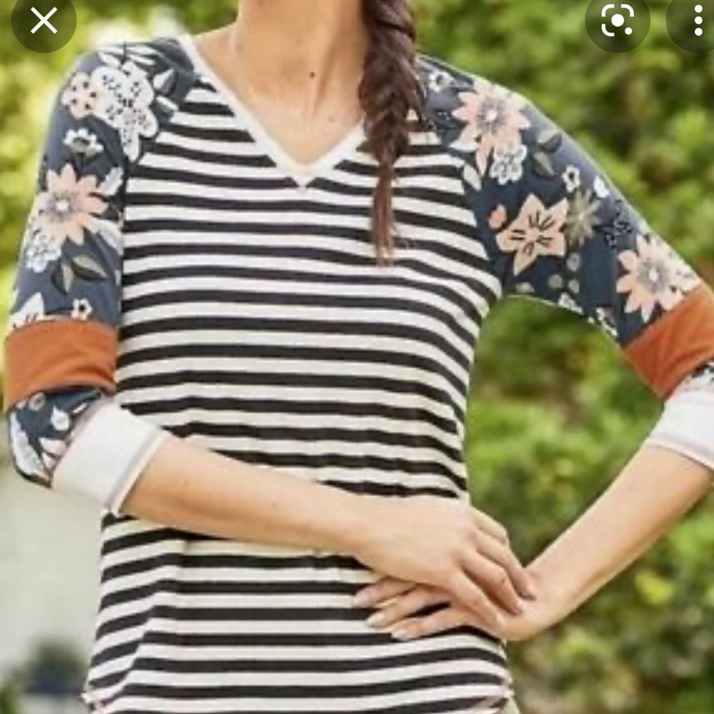 Matilda Jane Women’s Baseball Tee Size Medium